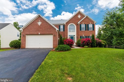 316 Sawgrass Dr, Charles Town, WV 25414-5955