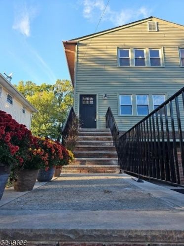 57 Van Buren Ave, Metuchen, NJ 08840-1224