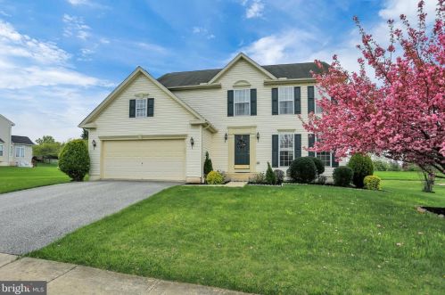 2604 Rosebay Dr, York, PA 17408-4071