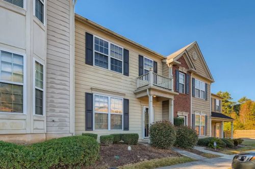 2875 Deerwood Dr, Atlanta, GA 30331-5506