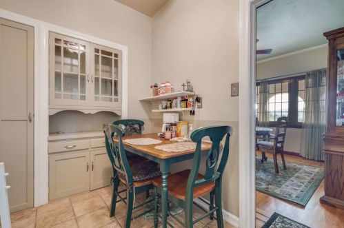 1128 Marion Dr, Glendale CA  91205-3713 exterior