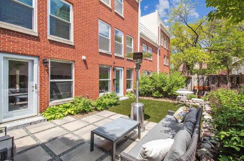 701 Carpenter St, Chicago IL  60607-3464 exterior