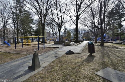 2225 Luzerne Ave, Silver Spring MD 20910-2135 exterior