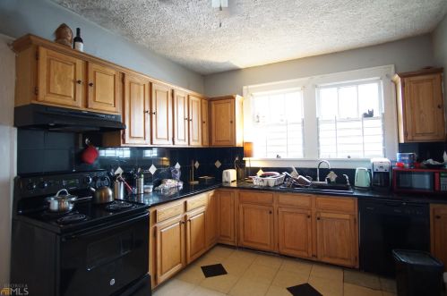 1443 Beatie Ave, Atlanta GA  30310-4337 exterior