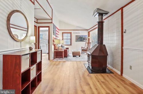 1195 Warden Lake A B Dr, Wardensville WV  26851-8192 exterior