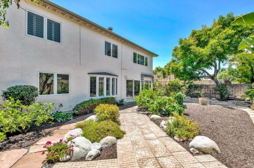 9781 Cathay Cir, Huntington Beach CA  92646-4817 exterior