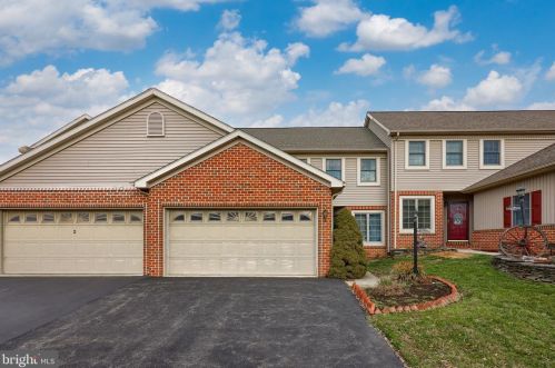 4 Weaver Ave, Ephrata, PA 17522-1357