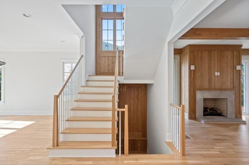 679 Moores Mill Rd, Atlanta GA  30327-0015 exterior