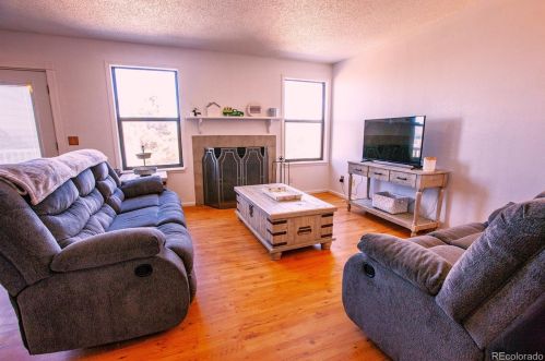 43445 Midsummer Ln, Elizabeth, CO 80107-9374