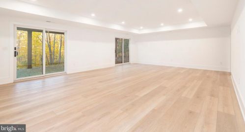 603 Gravers Ln, Philadelphia PA 19118-2806 exterior