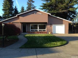 967 Jefferson St, Stayton, OR 97383-2041