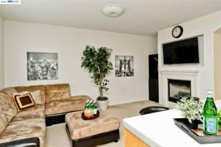 8835 Oliver Pl, Pleasanton, CA 94568-1380