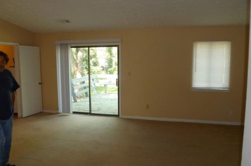 6627 Bent Crk Dr, Rex GA 30273-2102 exterior