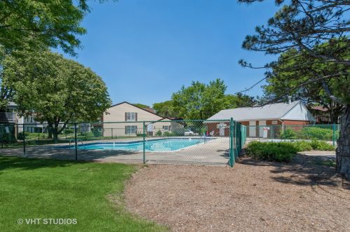 2120 Lancaster Cir, Naperville IL  60565-2293 exterior