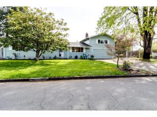 1433 Tamarack St, Springfield, OR 97477-7695