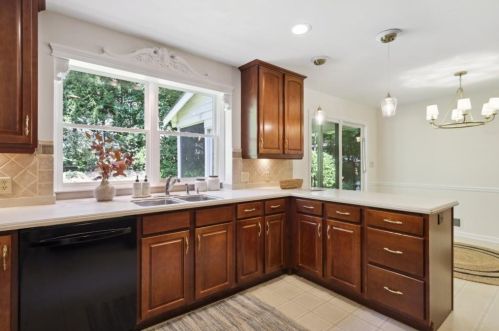 285 Brackenwood Cir, Atlanta GA  30328-2648 exterior