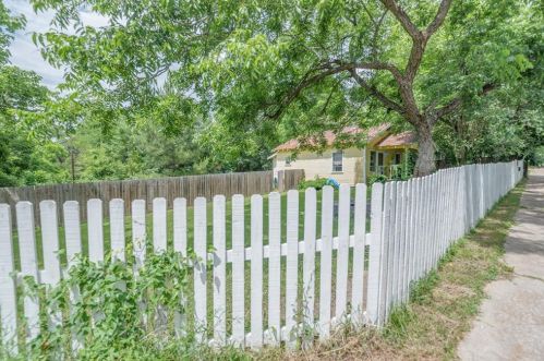 1516 19th St, Huntsville, TX 77340-4314