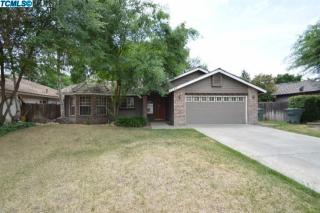 1345 Vine Ct, Visalia, CA 93292-7352