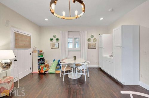 1113 Metropolitan Pkwy, Atlanta GA  30310-3577 exterior