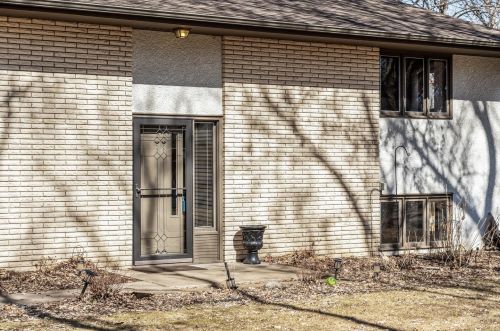 415 Brooks Ave, Saint Paul, MN 55113-3506