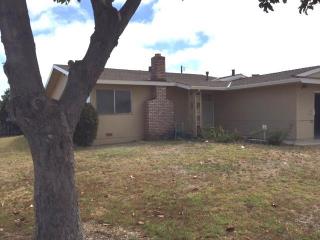 484 Alvin Dr, Salinas, CA 93906-2953