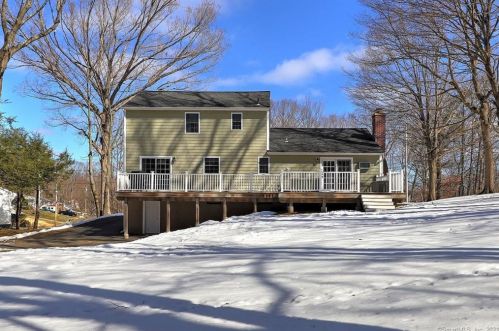 83 Brookview Ave, Wallingford, CT 06492-2823