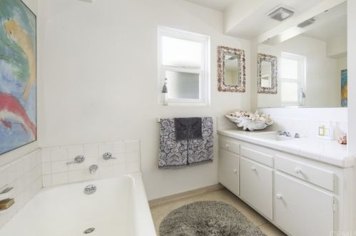 1660 Cielito Dr, Glendale CA  91207-1022 exterior