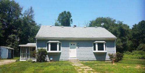 96 Brayton Rd, Tiverton, RI 02878-3313