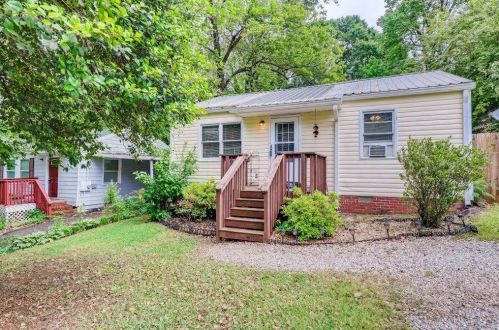 1104 Mable St, Mableton, GA 30126-2126