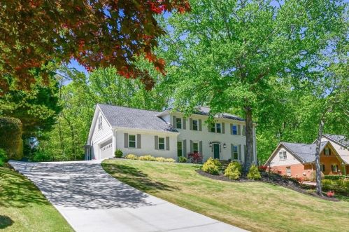 6930 Hunters Knl, Atlanta GA  30328-1763 exterior