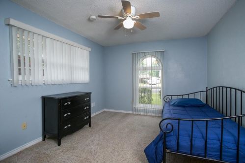 2702 Peach Tree Dr, Carrollton TX 75006-4735 exterior