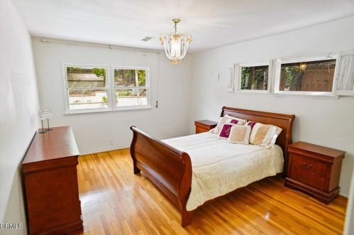 3951 Los Olivos Ln, Glendale CA 91214-1628 exterior