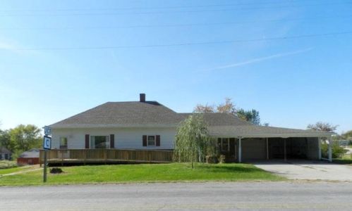 201 3rd St, Elmo, MO 64445-8119