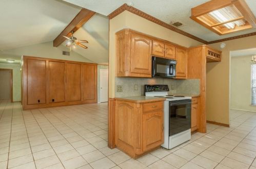 100 Grand Mdw Dr, Fort Worth TX 76108-3942 exterior