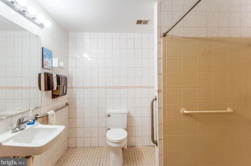 12606 Meadowood Dr, Silver Spring MD 20904-2928 exterior