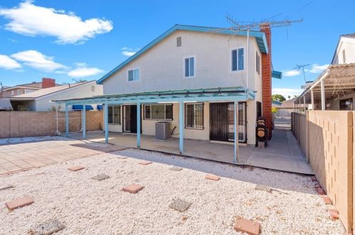 1570 Tedmar Ave, Anaheim CA  92802-1346 exterior