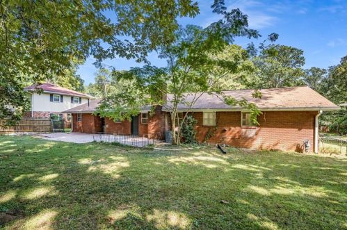 2985 Meadow Lark Dr, Atlanta GA  30344-4033 exterior