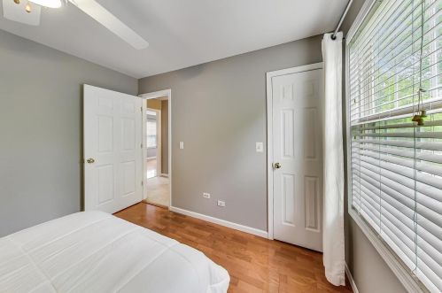 1045 Big Eagle Trl, Carol Stream IL  60188-9153 exterior