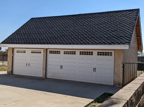130 20th St, Upland, CA 91784-1641