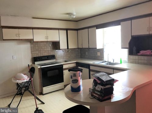 2527 Barkley Ln, Harrisburg, PA 17104-2110