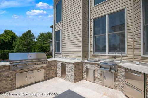 15 Pegasus Dr, Tinton Falls NJ 07724-2875 exterior