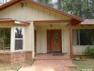 3812 Kingbird Ln, Snowline Camp, CA 95709-9747