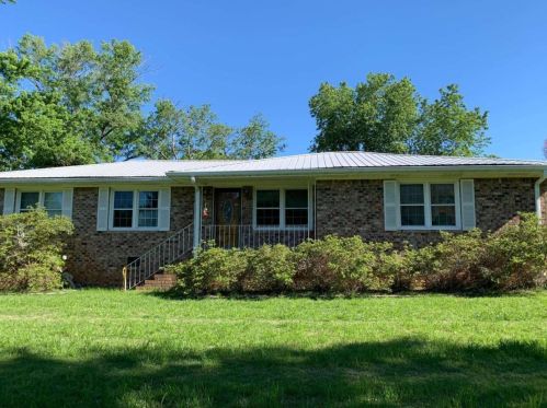 25 Lake Dr, Carrollton, GA 30117-5516