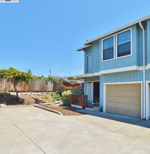 19216 Center St, Hayward, CA 94546-3668