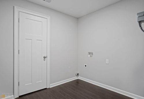 1394 Metropolitan Pkwy, Atlanta GA  30310-4451 exterior