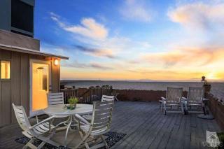 3561 Ocean Dr, Oxnard, CA 93035-4346