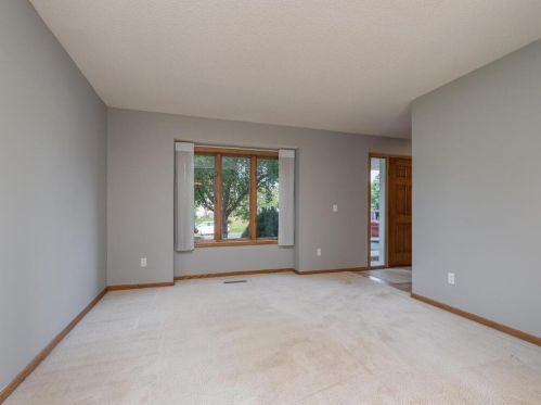 664 Bridle Ridge Rd, Saint Paul MN  55123-1681 exterior