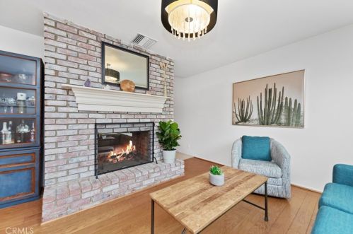 6750 Charing St, Simi Valley CA 93063-3926 exterior