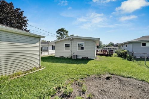 212 Delaware St, Hobart IN  46342-4111 exterior