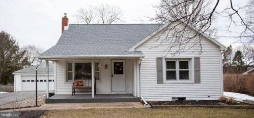 1814 Sterretts Gap Ave, Carlisle, PA 17013-1233